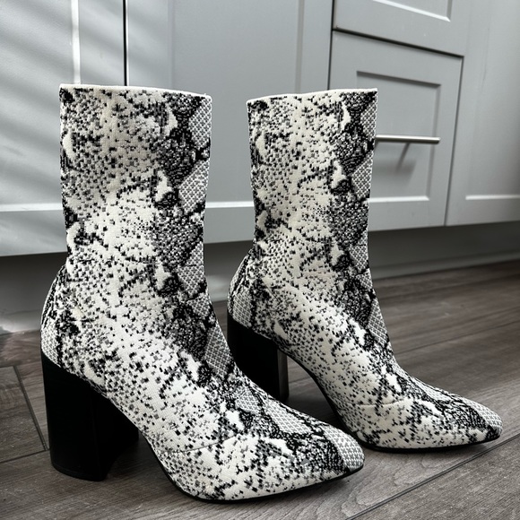 Steve Madden boots - Picture 1 of 3